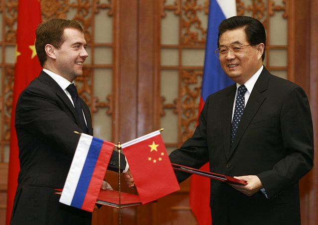 Dmitri Medvedev and Hu Jintao