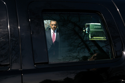 WHIT HOUSE PHOTO: Barack Obama walking to motorcade