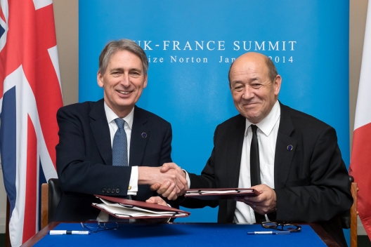 UK Defense Minister Philip Hammond and French Defense Minister Jean-Yves Le Drian