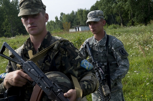 Ukrainian and US soldiers in Rapid Trident exercise, July 29, 2011