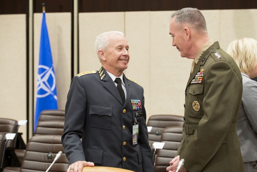 Swedish Chief of Defense Gen. Sverker Goranson and US Gen. Joseph Dunford at NATO HQ, May 14, 2013