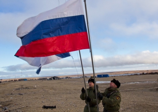 Northern Fleet personnel establishing military base on the island of Kotelny, Oct. 30, 2014