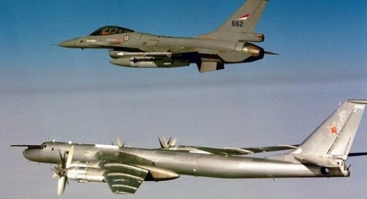 Norwegian F-16 intercepting Russian Tu-95 bomber