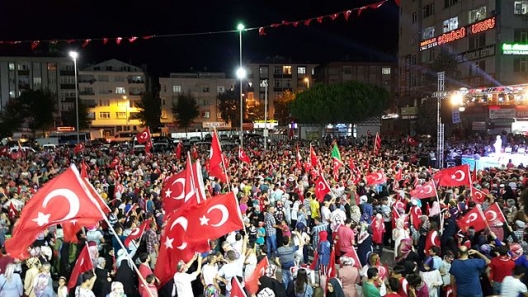 Civilians protesting coup attempt in Istanbul, July 19, 2016
