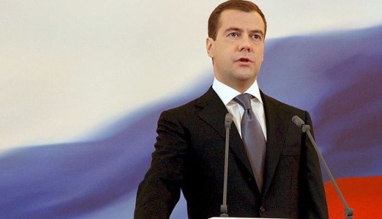 Russia’s Medvedev Deserves Handshake, Nosehold