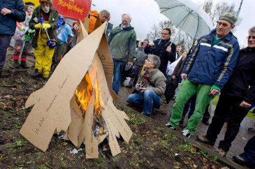 Hundreds Detained in Belgian Anti-Nuclear Protest
