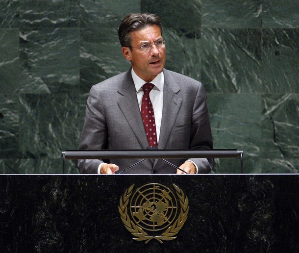 West Europeans Target US Nukes at Treaty Session