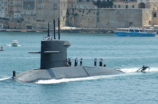 Dutch submarine to help NATO combat piracy off Somali coast