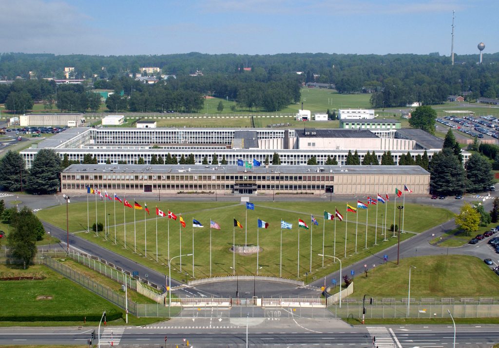 Stephen Walt: “a large U.S. presence isn’t central to European security any longer”