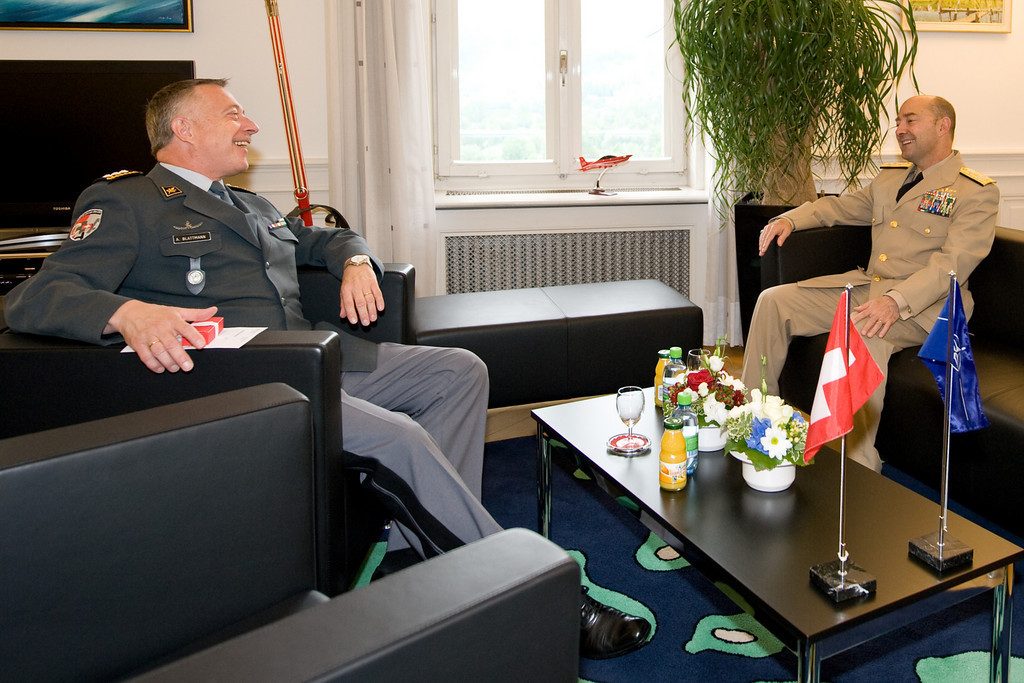 SACEUR Commends Swiss Forces in Kosovo
