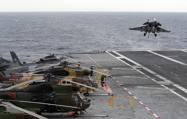 French and U.S. Carriers Practice Joint Air Ops