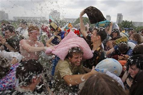 Belarus suppresses pillow fight