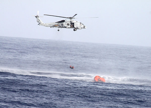 Somalia: NATO-US collaboration rescues crew of sunken dhow