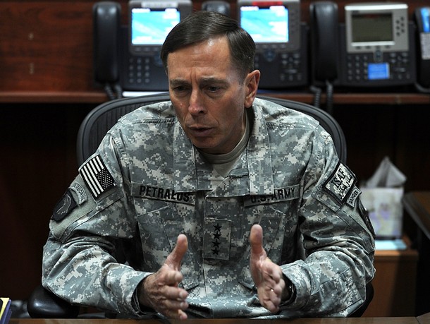Petraeus briefs NATO on Afghan transition strategy