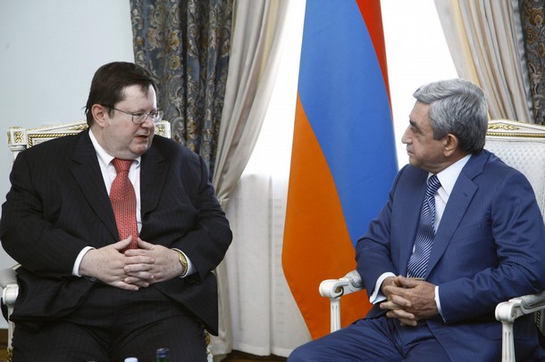 Premature to discuss NATO peacekeepers in Karabakh conflict zone – Simmons