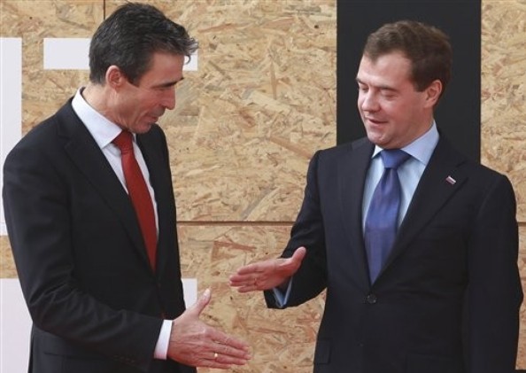 Medvedev calls NATO-Russia summit historic
