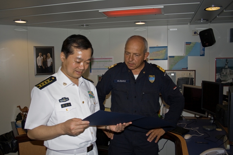 NATO counter piracy flotilla welcomes Chinese navy taskforce commander