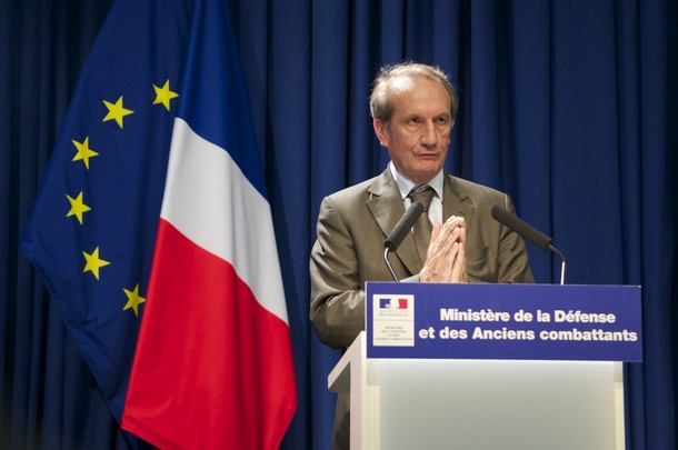 France tells Libya rebels to seek peace with Gaddafi