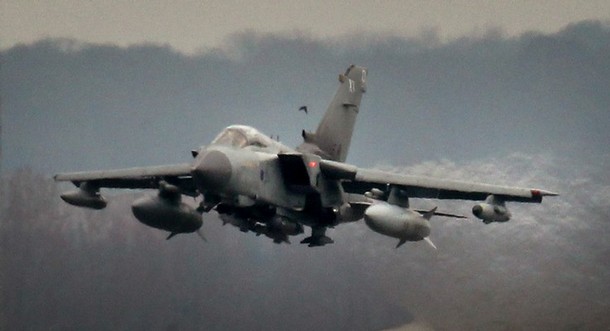 Britain says sending 4 more warplanes for NATO in Libya
