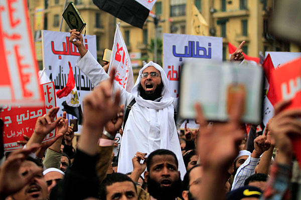 Rival Islamists reconcile to rally against the SCAF