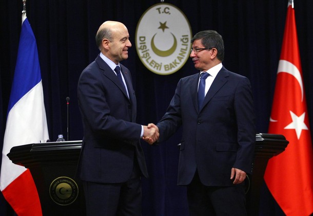France seeks Arab backing for Syria intervention
