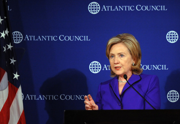 Clinton outlines 3 primary NATO summit goals