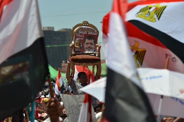 Top News: Egypt President-elect to Address Crowd at Tahrir Square Protesting Military Hold on Power