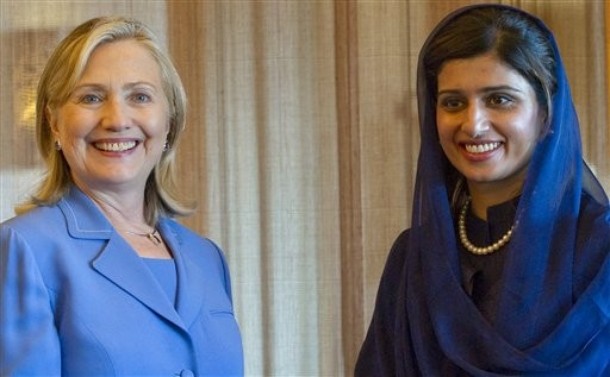 Clinton announces NATO supply lines through Pakistan are open again