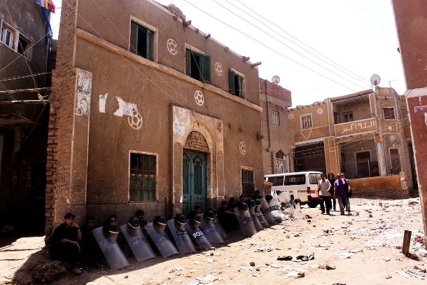 Absence of Rule of Law Sparks Sectarian Tension in Egypt / غياب “هيبة الدولة” و “القانون” يشعلان الأزمة الطائفية في مصر