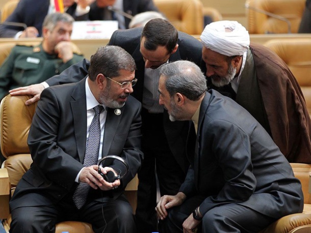 Top News: Morsi Sparks Controversy with Anti-Assad Comments in Tehran