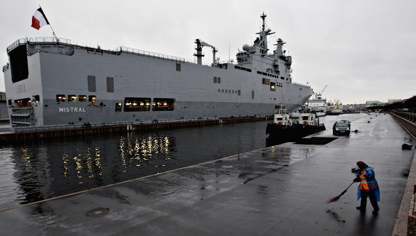 France not planning to suspend Mistral deal over Syria