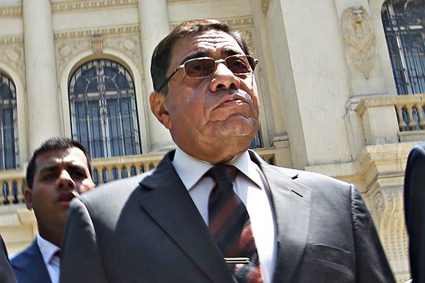 Top News: Morsi dismisses Mubarak-era prosecutor general Abdel-Meguid Mahmoud