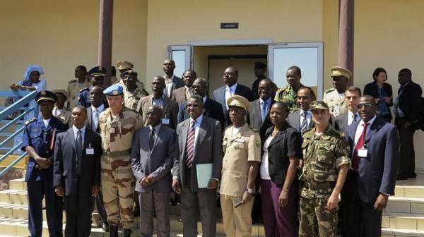 EU considers sending 200 troops to train Mali army