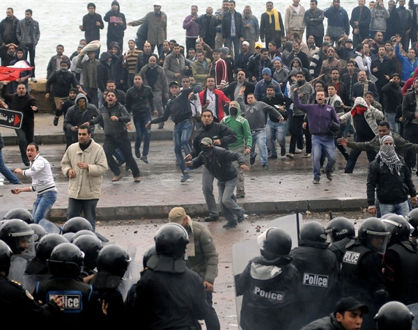 Top News: Islamist Rally Turns Violent Outside Alexandria Mosque