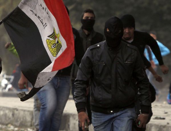 The Black Bloc, or a Salmon Swimming Upstream in a River of Chaos / البلاك بلوك أو سمك السالمون يسبح ضد التيار في نهر الفوضى