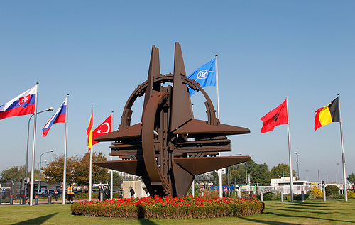 Transform NATO into a defense community within the EU