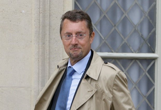 France names new spymaster