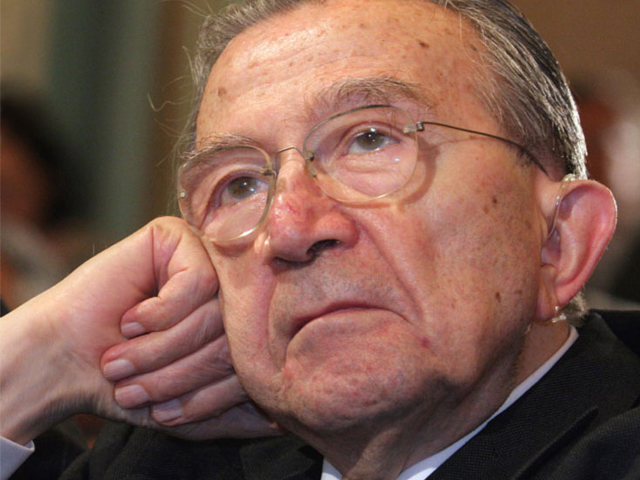 Italy’s Andreotti, leading postwar politician, passed away at 94