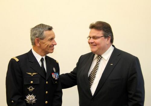 Gen. Jean-Paul Palomeros and Lithuanian Foreign Minister Linas Linkevicius