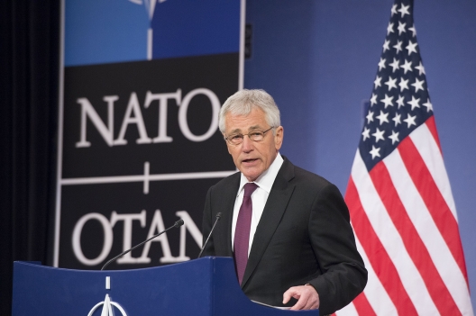 Hagel Warns Russia Not to Intervene in Ukraine