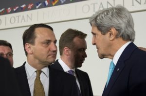 Polish Foreign Minister Radek Sikorski and Secretary of State John Kerry