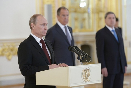 Putin Vows to ‘Actively Defend’ Russians Living Abroad