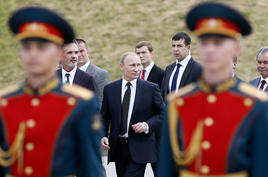 As Putin Weighs Invading Ukraine, the West Must Tell Him How it Would Respond