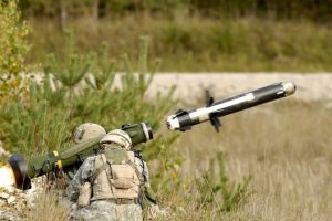 US soldiers fire a Javelin guided missile, May 14, 2007