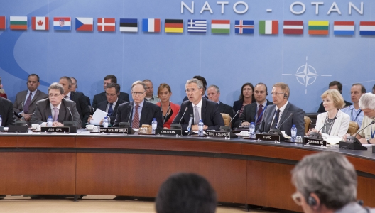 NATO Backs Turkey on Islamic State, Some Allies Urge Peace with Kurds