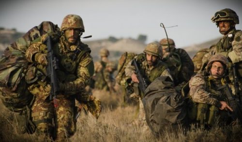 Soldiers from Italy's 187th Parachute Regiment "Folgore," Nov. 6, 2015