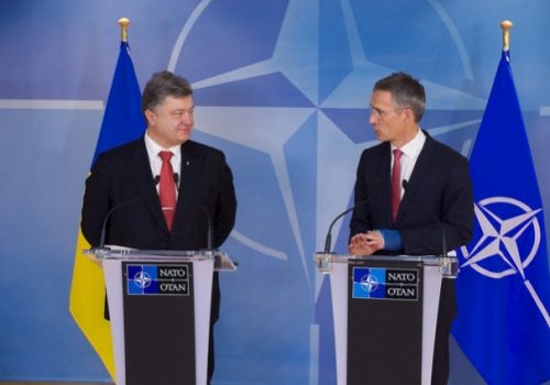 Ukrainian President Petro Poroshenko and Secretary General Jens Stoltenberg, Dec. 17, 2015