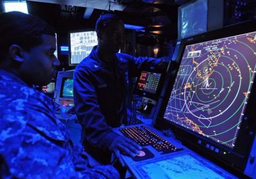 https://commons.wikimedia.org/wiki/File:US_Navy_120208-N-TU894-022_Air-Traffic_Controller_2nd_Class_Gregory_Clemmons_stands_the_departure_position_watch_as_Air-Traffic_Controller_3rd_Clas.jpg