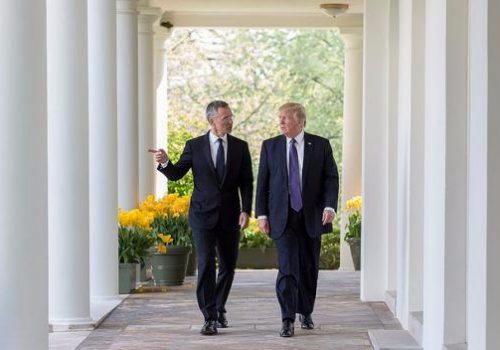 https://www.flickr.com/photos/whitehouse/33573170553/