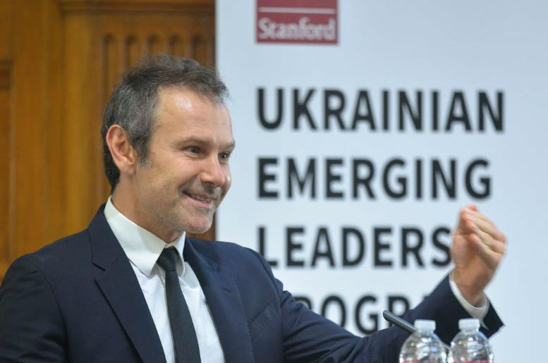 Vakarchuk Says Ukraine Needs New Leaders, But Will He Be One?